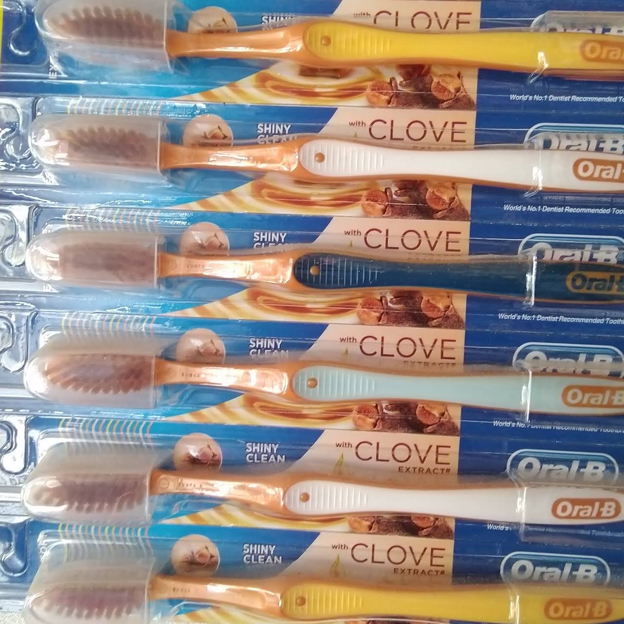 Oral B Clove Extract Shiny Clean Toothbrush 1pc.